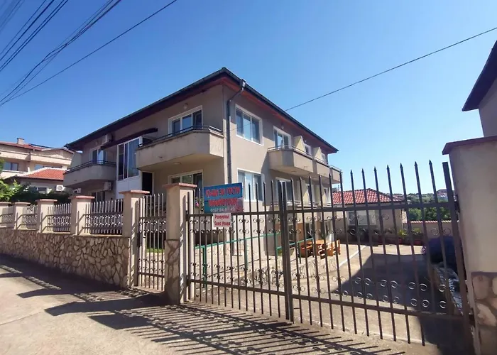 Къща за гости Panayotovi