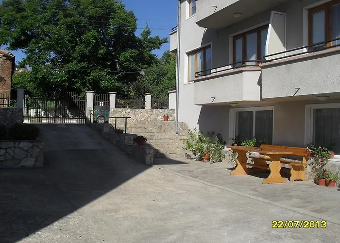 Panayotovi *
